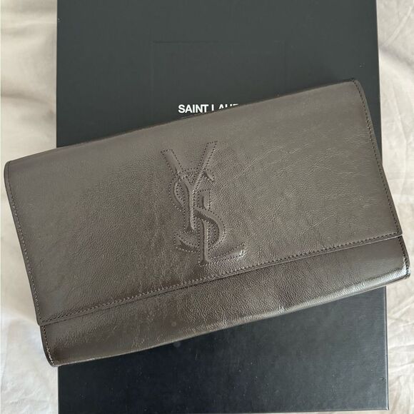 SAINT LAURENT Textured Patent Belle de Jour Clutch Grey - Picture 1 of 4